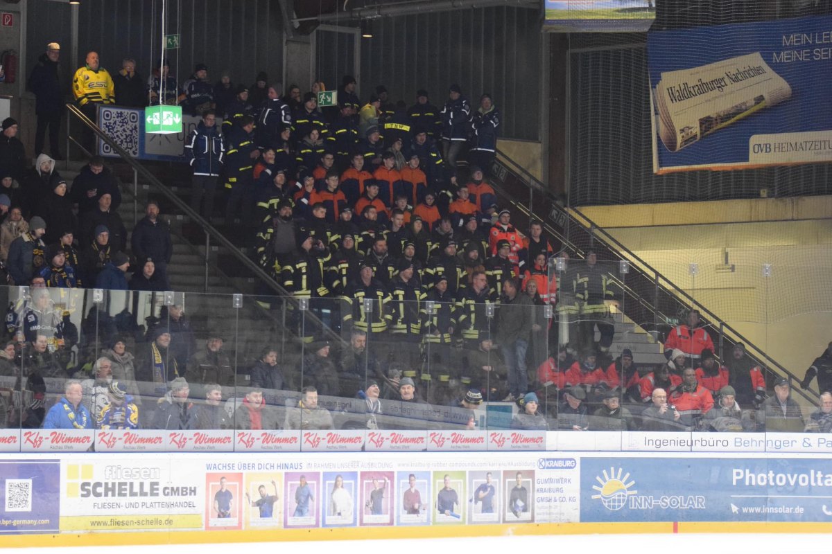 Blaulicht Tag beim EHC Waldkraiburg