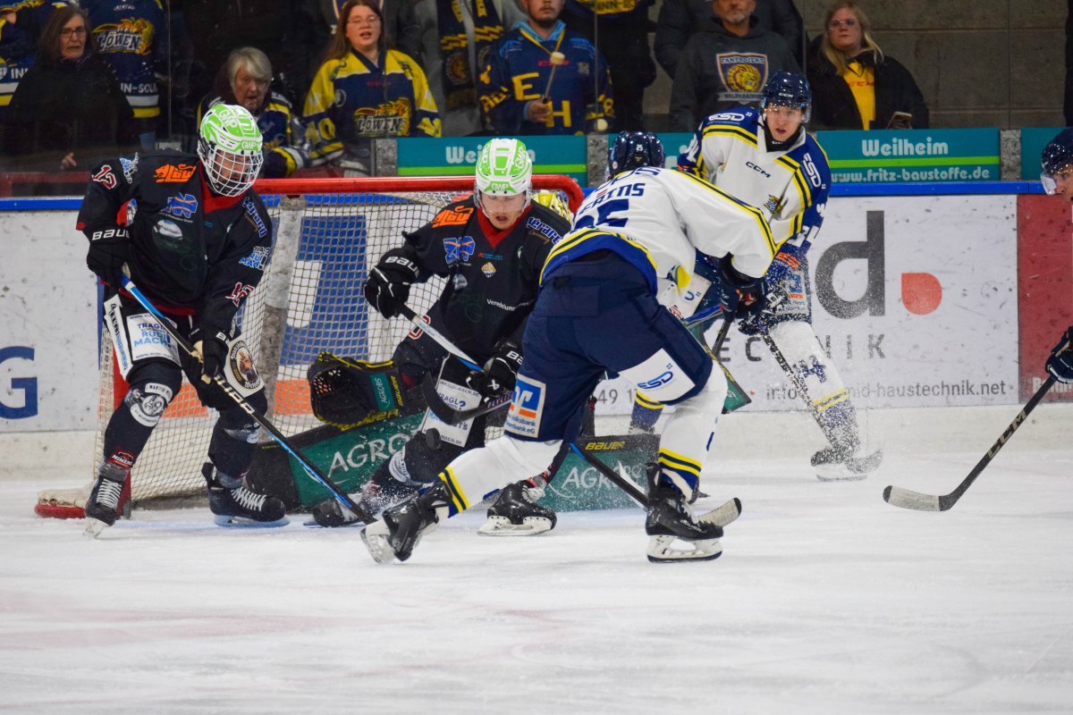 Eishockey BL: Auf dem Silbertablett serviert: Löwen verschenken 3:0-Führung im ersten Pre-Play-Off-Match